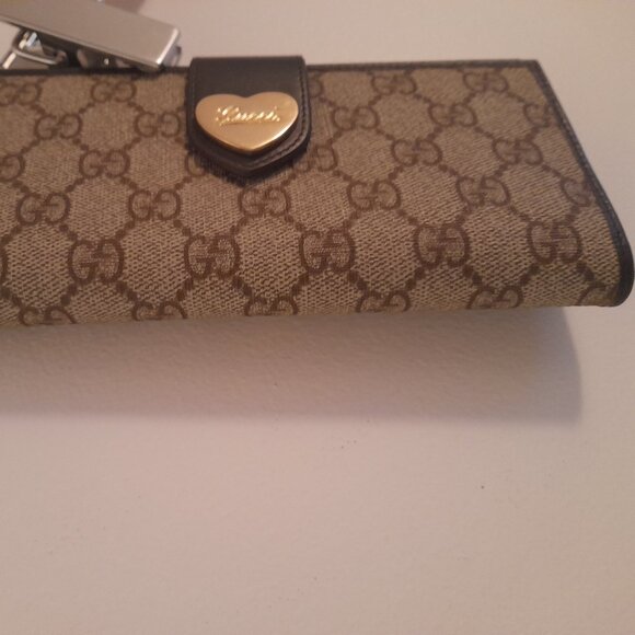 Heart Continental monogram Gucci wallet. - Picture 5 of 12